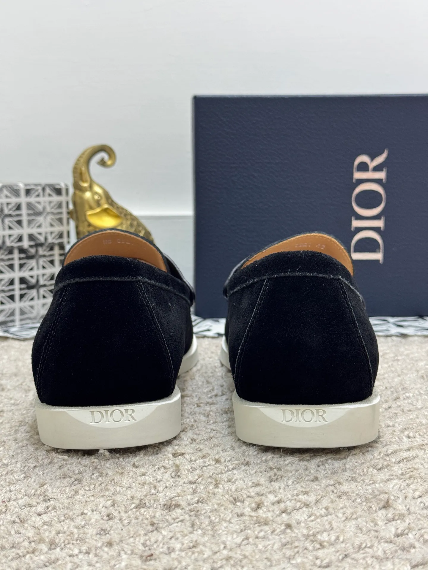Men's men's shoes 💰480 [New style] 🍺🍺Dior men's casual shoes - a high version of the original one-to-one replica. It is a casual dress shoe. Crafted from luxuriously soft navy suede❤️‍🔥Cow leather lining💘Oblique printed panels on the upper. The lightweight white rubber sole adds sophistication, with an Oblique pattern engraved on the outsole and branding on the back. Size: 38-44 (45, 46 customized